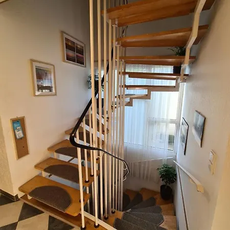 Geraumiges Bad Salzuflen: Spacious 4-bedroom Retreat For Business & Families Bad Salzuflen