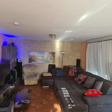 Geraeumiges In Mit Einfacher Ausstattung, Fuer Geschaeftsreisende, Gruppen Oder Familien Geeignet, 4 Schlafzimmer Appartamento Bad Salzuflen