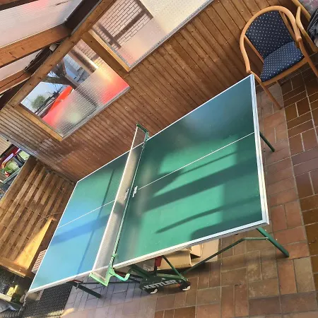 Geraeumiges In Mit Einfacher Ausstattung, Fuer Geschaeftsreisende, Gruppen Oder Familien Geeignet, 4 Schlafzimmer Apartament Bad Salzuflen