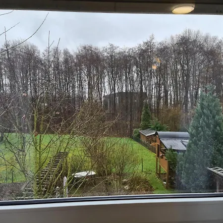 Apartament Geraeumiges In Mit Einfacher Ausstattung, Fuer Geschaeftsreisende, Gruppen Oder Familien Geeignet, 4 Schlafzimmer