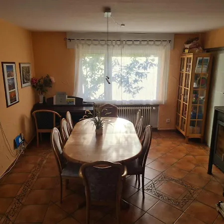 Geraumiges Bad Salzuflen: Spacious 4-bedroom Retreat For Business & Families Apartment *