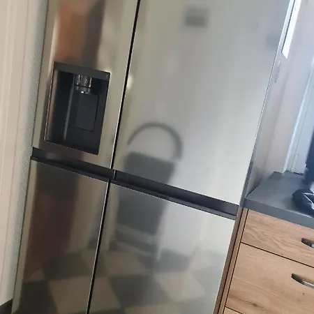 Geraeumiges In Mit Einfacher Ausstattung, Fuer Geschaeftsreisende, Gruppen Oder Familien Geeignet, 4 Schlafzimmer