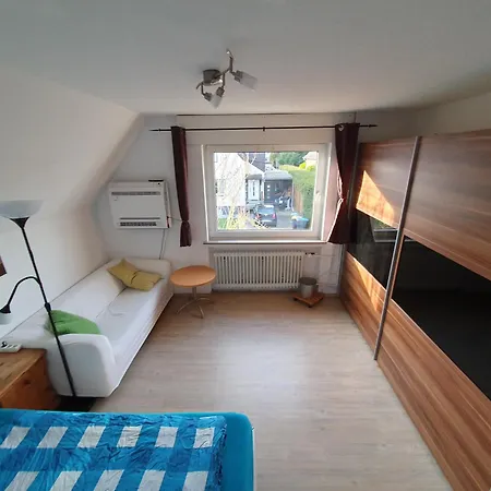 Geraumiges Bad Salzuflen: Spacious 4-bedroom Retreat For Business & Families Apartment *
