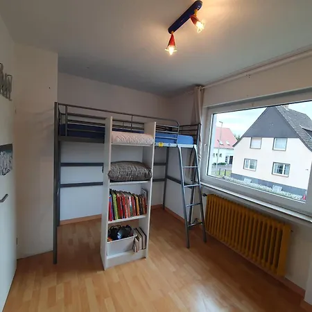 Geraeumiges In Mit Einfacher Ausstattung, Fuer Geschaeftsreisende, Gruppen Oder Familien Geeignet, 4 Schlafzimmer * Bad Salzuflen