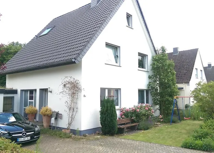 Geraeumiges In Mit Einfacher Ausstattung, Fuer Geschaeftsreisende, Gruppen Oder Familien Geeignet, 4 Schlafzimmer Bad Salzuflen