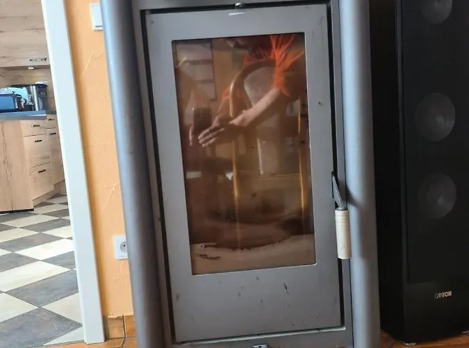 Geraeumiges In Mit Einfacher Ausstattung, Fuer Geschaeftsreisende, Gruppen Oder Familien Geeignet, 4 Schlafzimmer Appartamento *