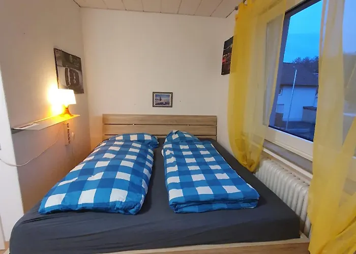 Appartamento Geraeumiges In Mit Einfacher Ausstattung, Fuer Geschaeftsreisende, Gruppen Oder Familien Geeignet, 4 Schlafzimmer