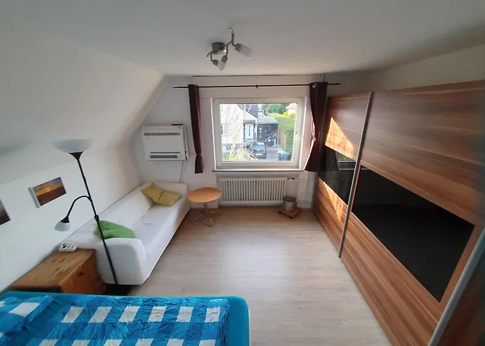 Geraeumiges In Mit Einfacher Ausstattung, Fuer Geschaeftsreisende, Gruppen Oder Familien Geeignet, 4 Schlafzimmer Lejlighed *